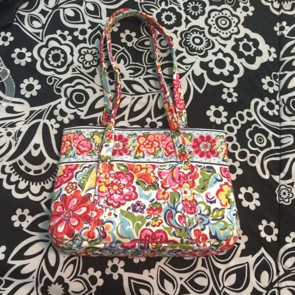 floral Vera Bradley purse - Picture 1 of 3