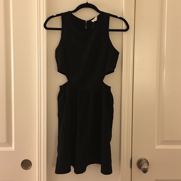 SOLD•Bundled✨M. RENA Black Fit & Flare Soft Dress - Picture 4 of 4