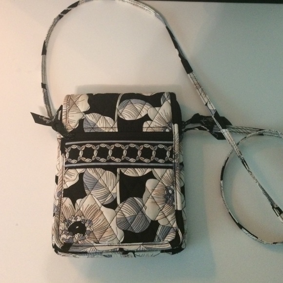 black and white Vera Bradley purse - Picture 1 of 3