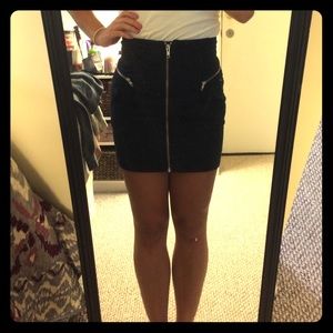 H&M black high-waisted zipper skirt