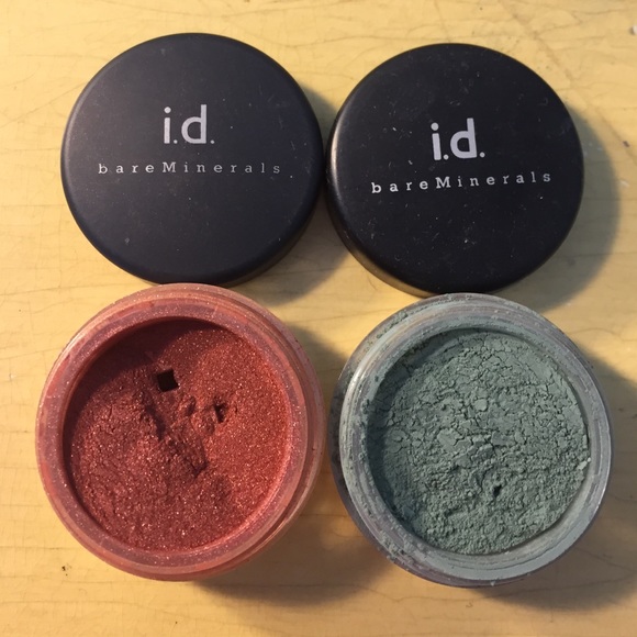 2 eye shadows - Picture 1 of 1