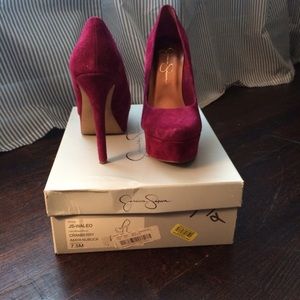 Jessica Simpson Waleo