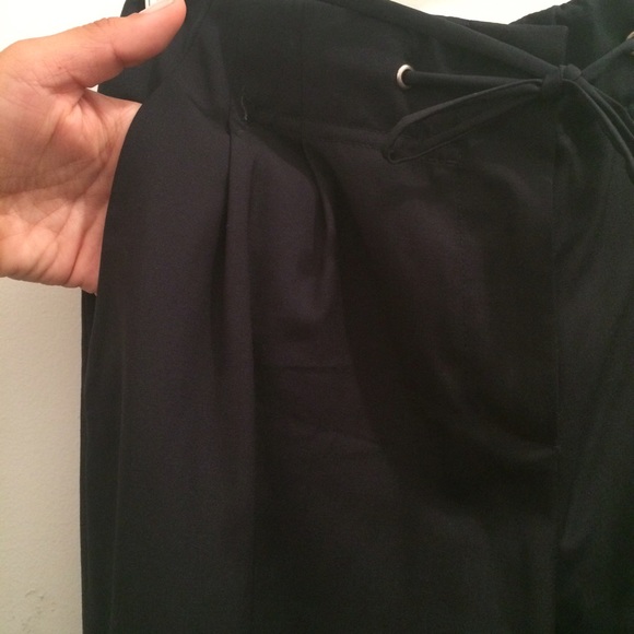 Relaxed drawstring trouser