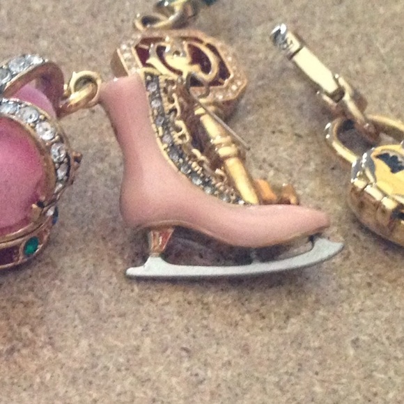 Ice skate charm @gliston