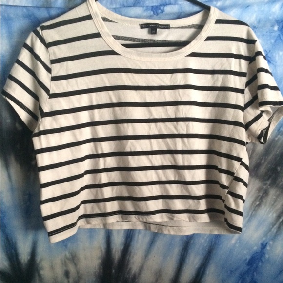 Urban outfitters white and black cropped tee