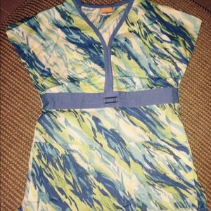 Unique print scrub top. Like new