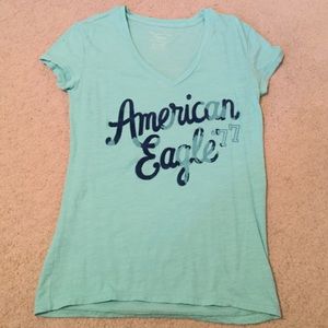 American Eagle v-neck
