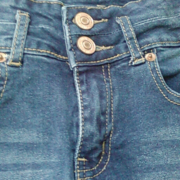 Cotton On High Waisted Denim Shorts - Picture 2 of 4