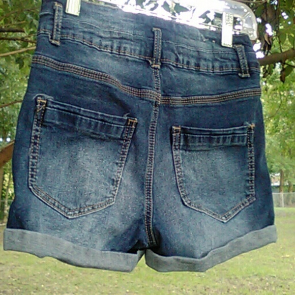 Cotton On High Waisted Denim Shorts - Picture 3 of 4