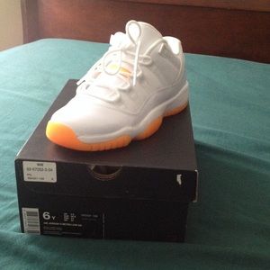 Air Jordan 11 retro low GG