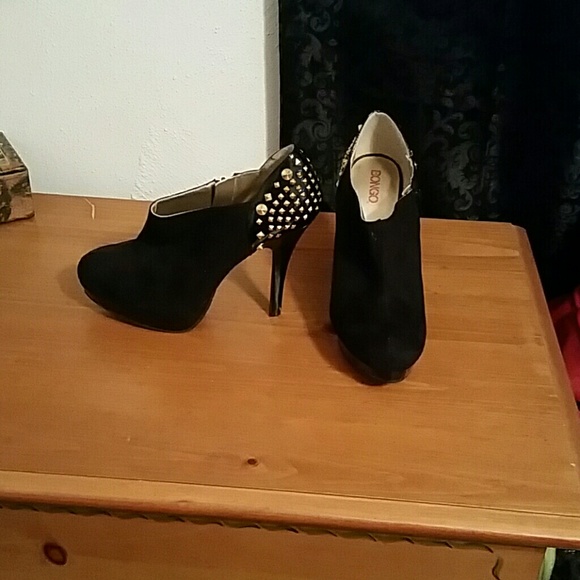 BOOTIES - Picture 1 of 3