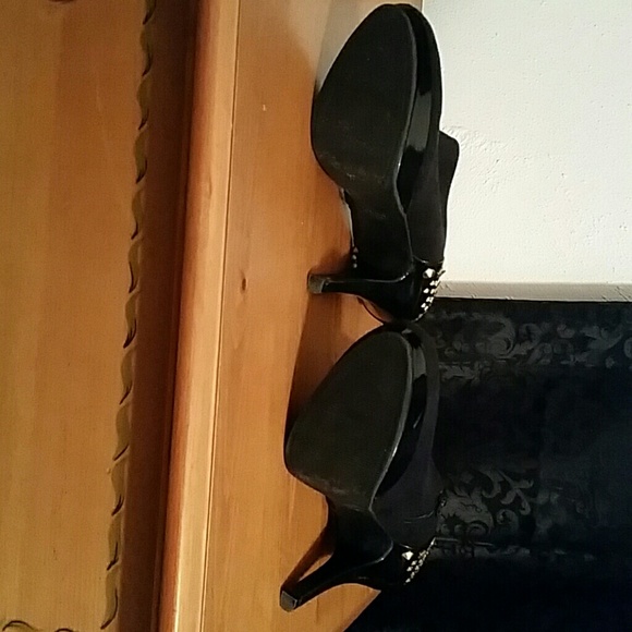 BOOTIES - Picture 3 of 3