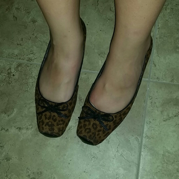 Leapord Print Flats With 1/2 in. Heels - Picture 1 of 3