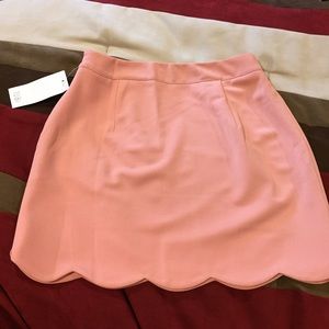Coral/blush scalloped Tobi skirt size medium NWT
