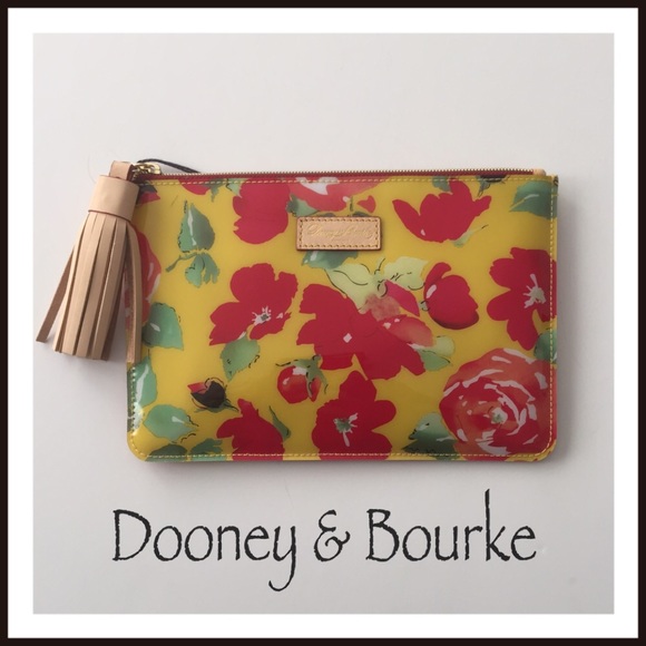 Dooney & Bourke Handbags - 🌟HP🌟Dooney & Bourke Rose Garden Cosmetic Bag