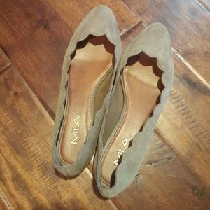 MIA suede taupe flats