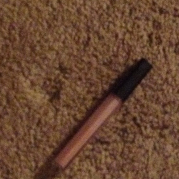 Elf shimmer gloss in peace