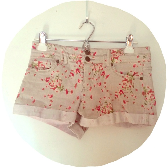 Forever 21 Denim - White Floral Denim Shorts