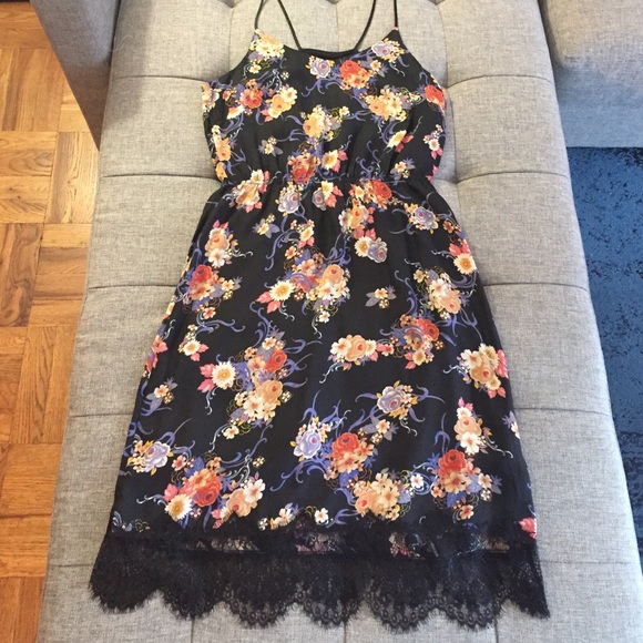 H&M Dresses & Skirts - Floral Summer Dress