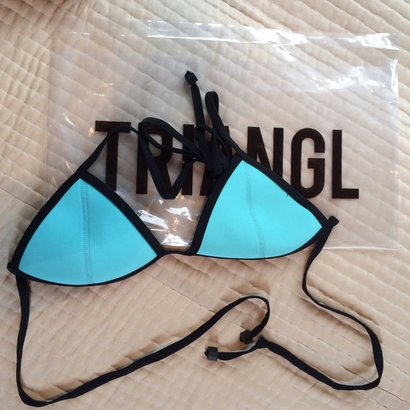 Authentic Chloe Triangl Bikini Santa Rosa Splash
