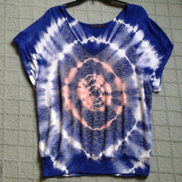 Soft tie dye top nwot