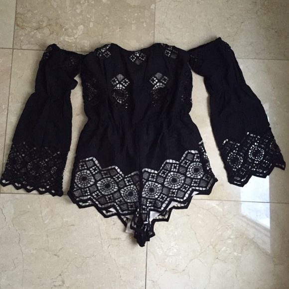🚫SOLD🚫Stone Cold Fox Aden lace romper in black - Picture 3 of 4