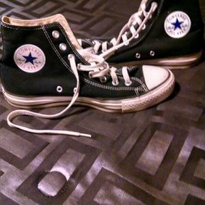 Converse Hi Tops Chuck Taylors