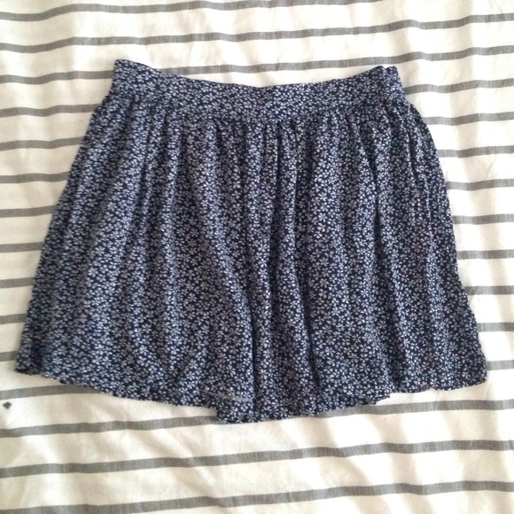 ❁navy floral skirt