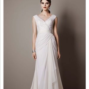 Brand new wedding dress from David's Bridal