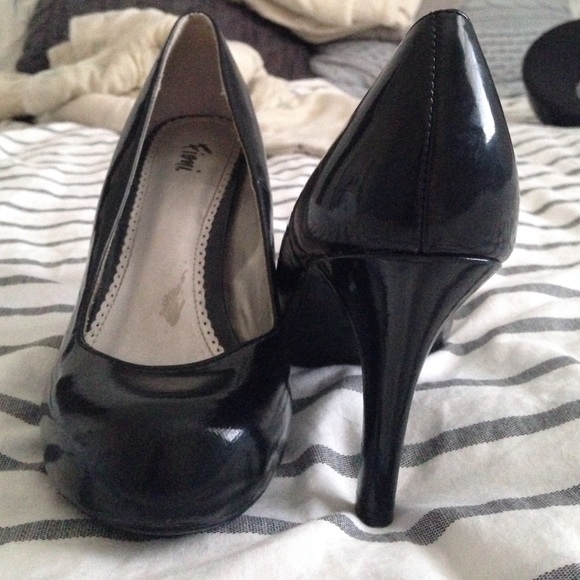 ❁classic black pumps