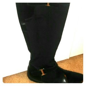 Flat knee boots