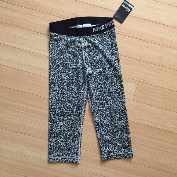 Nike Pro Crop Pants
