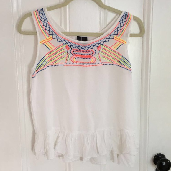 Tops - White embroided blouse