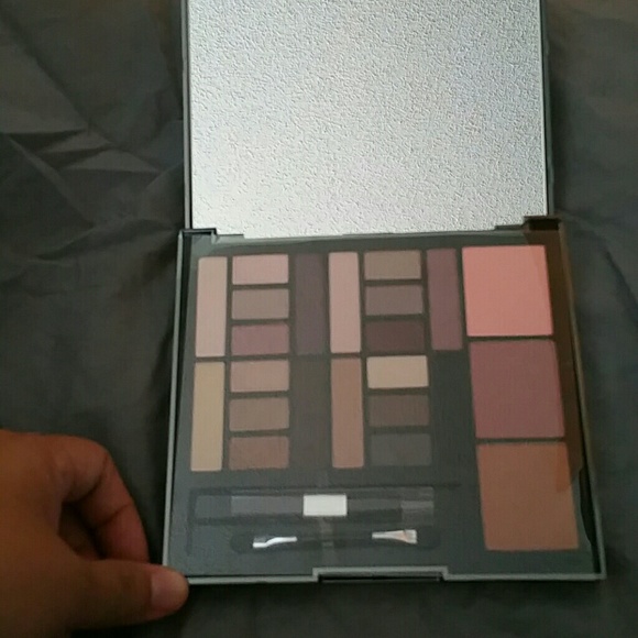 Makeup palette