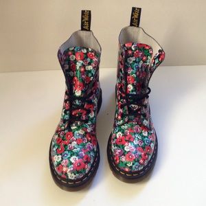🚫SOLD🚫 Dr. Martens