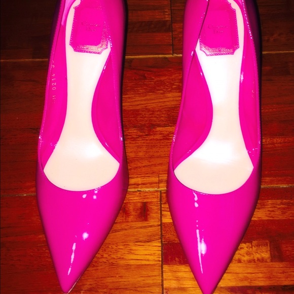 Dior Shoes - Fuchsia patent leather Christian Dior pumps
