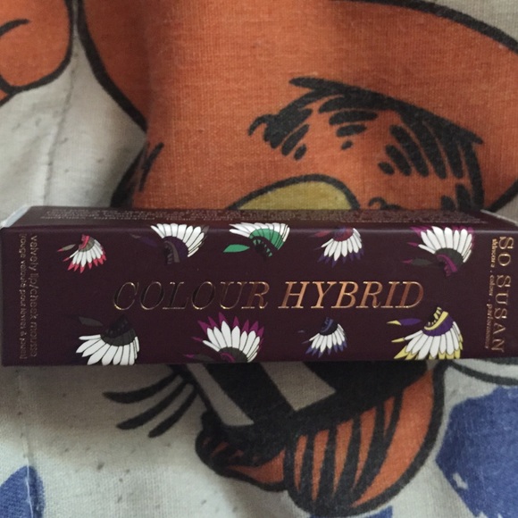 Colour hybrid lip cheek moose