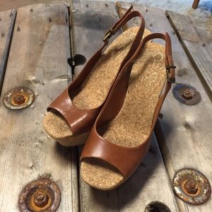 Jessica Simpson Tan wedge
