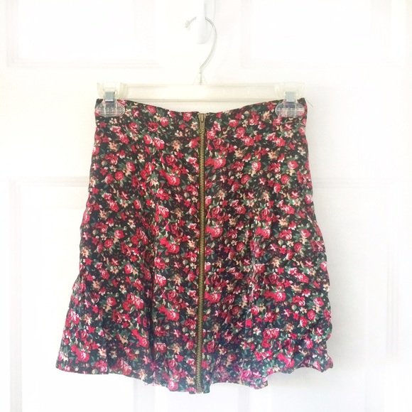Urban Outfitters Dresses & Skirts - 🆕pins and needles skirt.