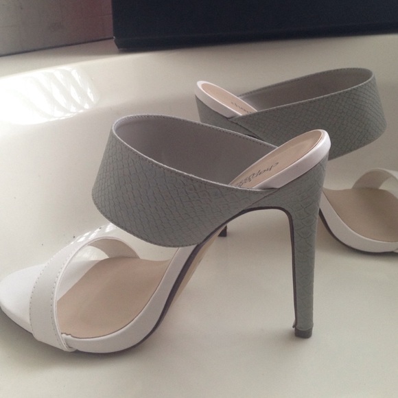 Charlotte Heels - Picture 3 of 4