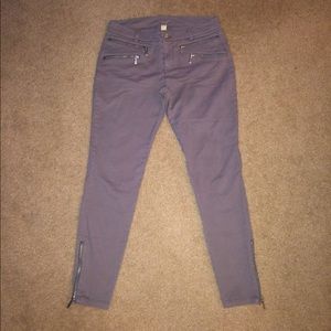 Gray Michael Kors jeans with silver hardware!