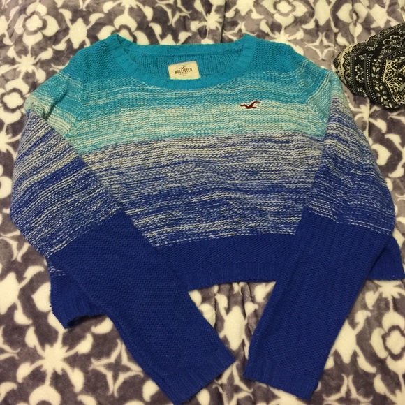 Hollister Sweaters - Hollister crop sweater