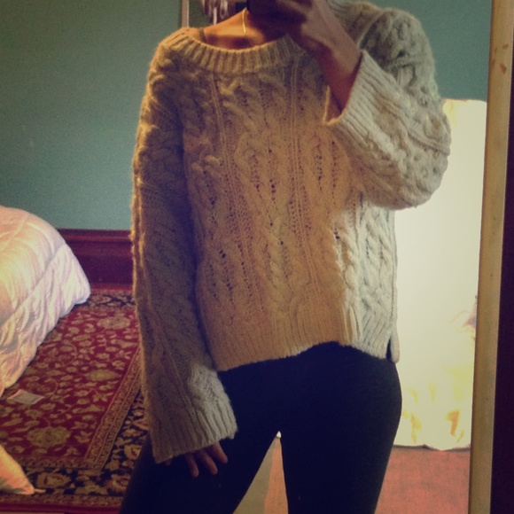 NWOT Oversized cream white H&M thick knit sweater