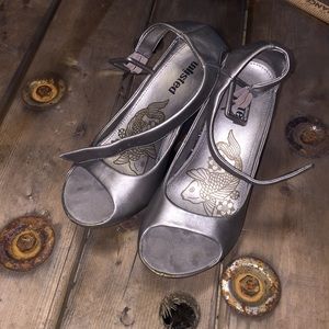 Unlisted Silver wedge with ankle strap