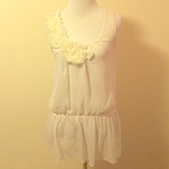 Ivory Flower Appliqué Tank