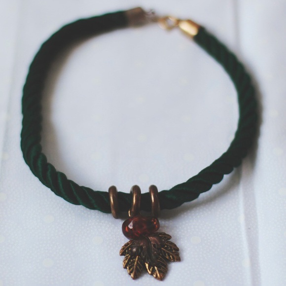 Necklace - Picture 1 of 2