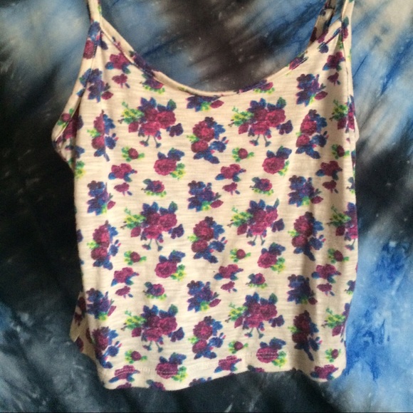 Cute floral cropped tank