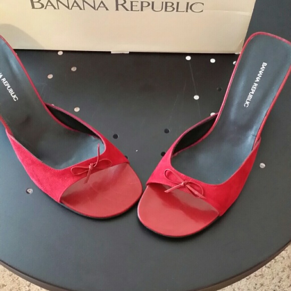 Banana Republic Raspberry Red Sandal 7
