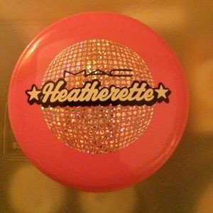 MAC Heatherette Alpha Girl Beauty Powder