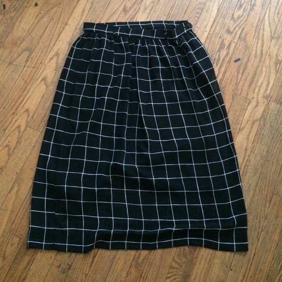 Vintage black & white flowy grid print midi skirt